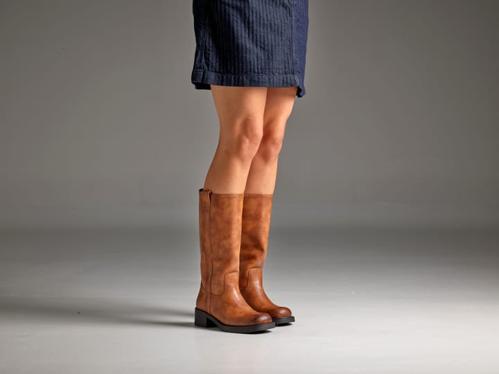 BLACK 1850 BROWN BLACK BLACK 1850 BROWN BLACK