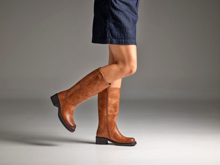 BLACK 1850 BROWN BLACK BLACK 1850 BROWN BLACK